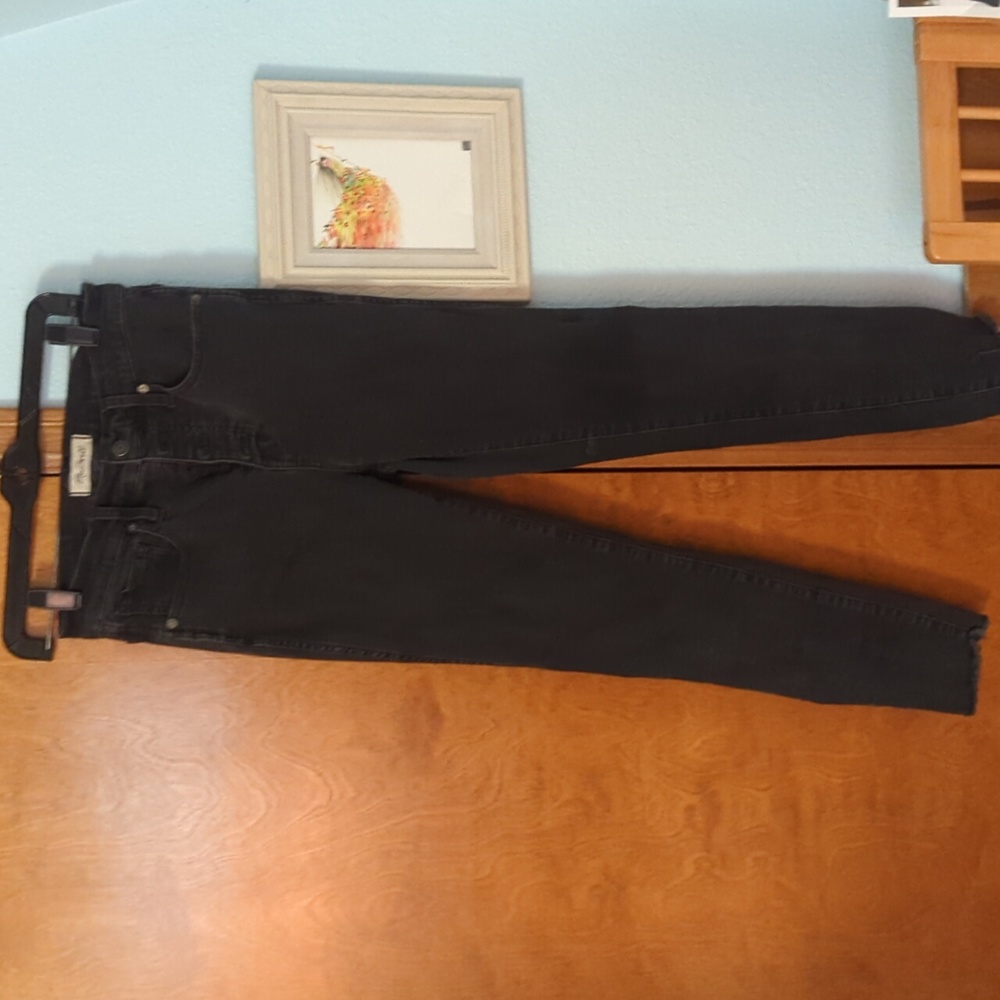 Madewell button-through.black.skinny stretch with frayed hems